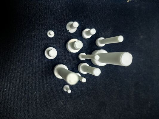 알루미늄 산화물 나사