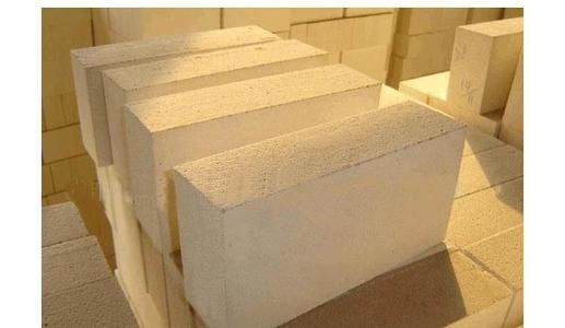 HA60 HA80 2.55g/Cm3 밀도 고알루미나 내화물은 22% 구멍을 벽돌로 두릅니다